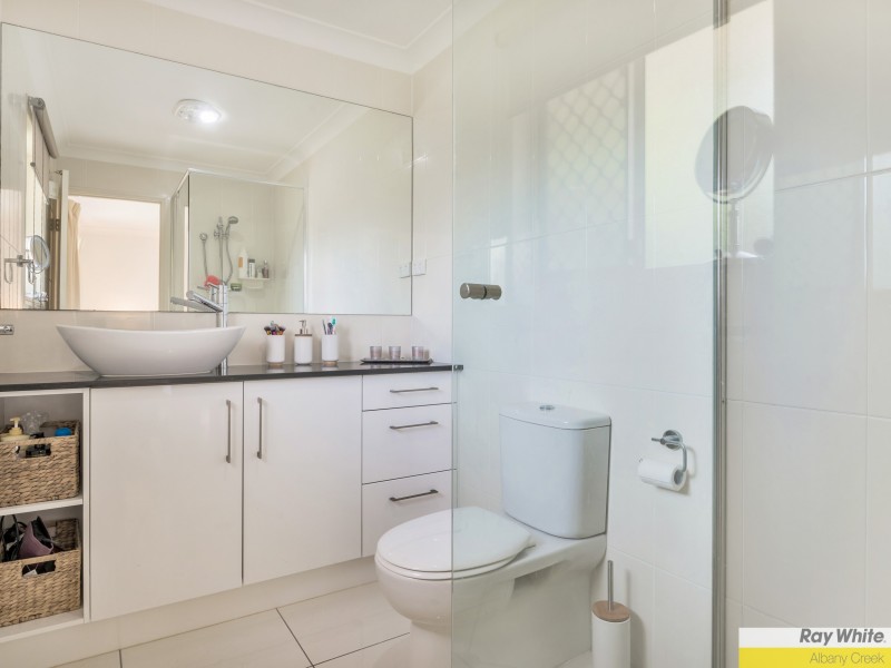 25 Oakmont Crescent, Albany Creek QLD 4035