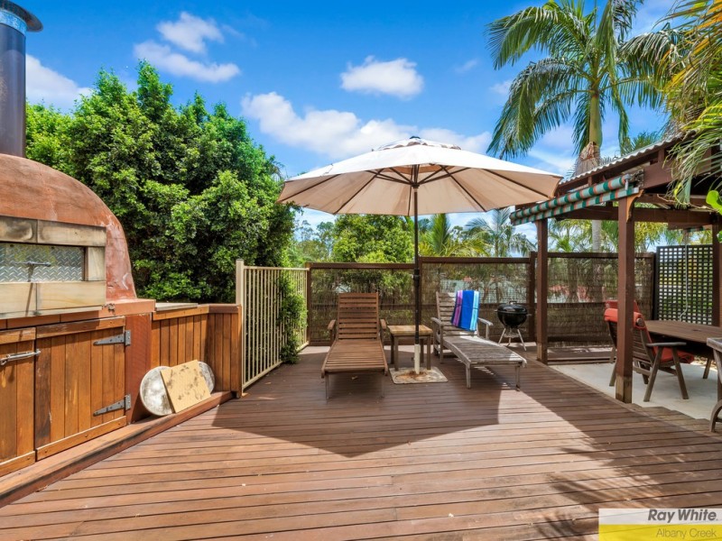 25 Oakmont Crescent, Albany Creek QLD 4035