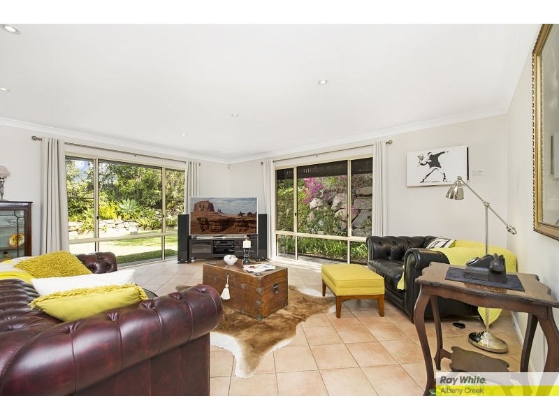 5 Granada Drive, Eatons Hill QLD 4037