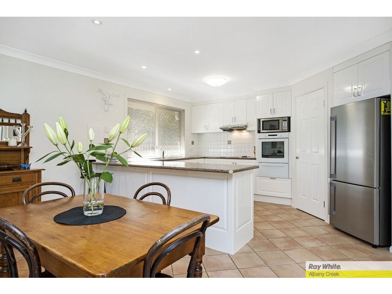 5 Granada Drive, Eatons Hill QLD 4037