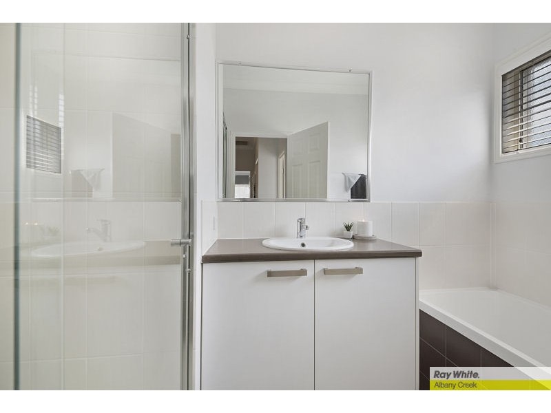 18 Melia Court, Eatons Hill QLD 4037