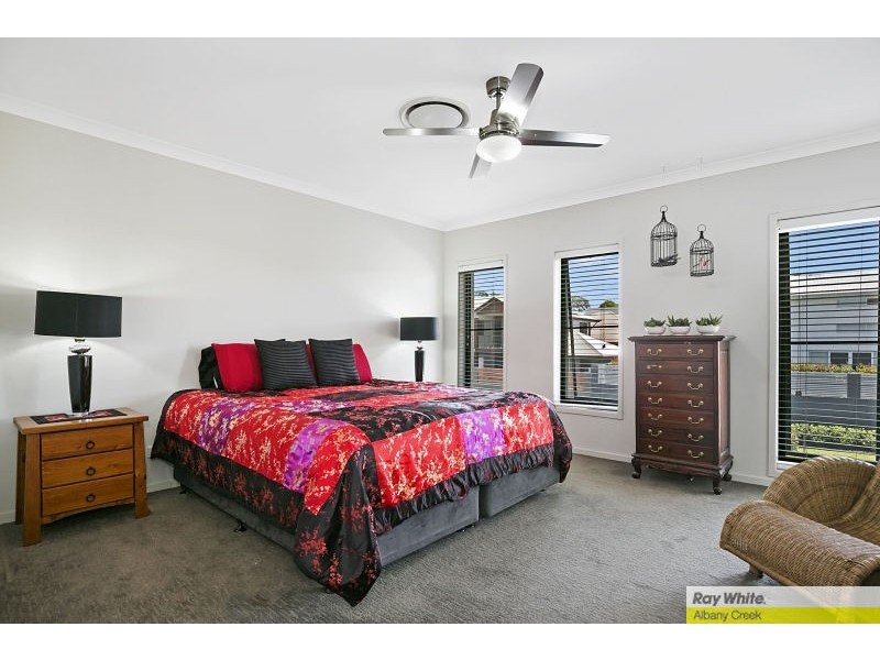 5 Seeana Crescent, Bridgeman Downs QLD 4035