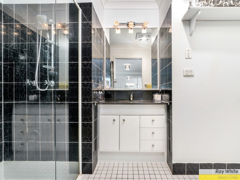 11 Hylacola Dve, Albany Creek QLD 4035