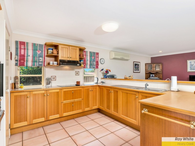 11 Tiffany ct, Eatons Hill QLD 4037