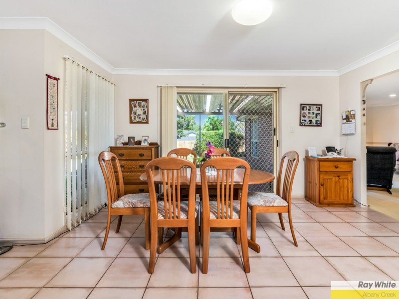 11 Tiffany ct, Eatons Hill QLD 4037