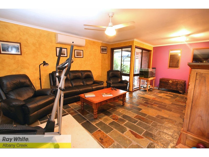 5  Oedipus Court, Eatons Hill QLD 4037