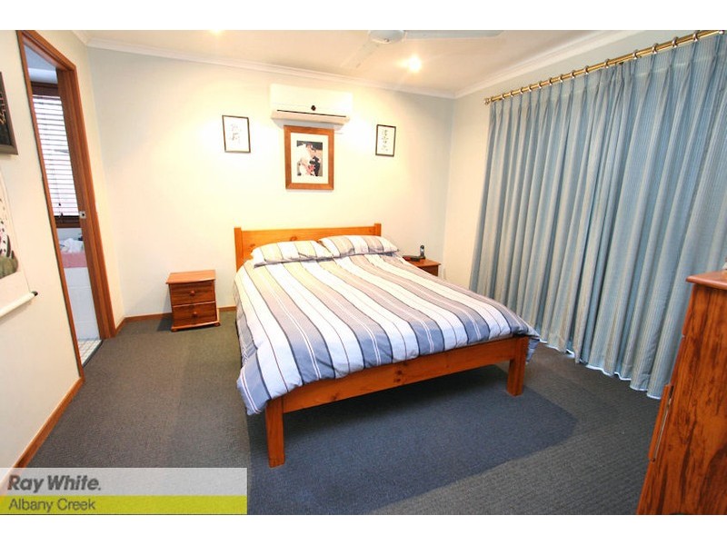 5  Oedipus Court, Eatons Hill QLD 4037