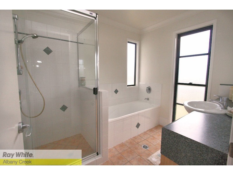 8 Heron Close, Cashmere QLD 4500