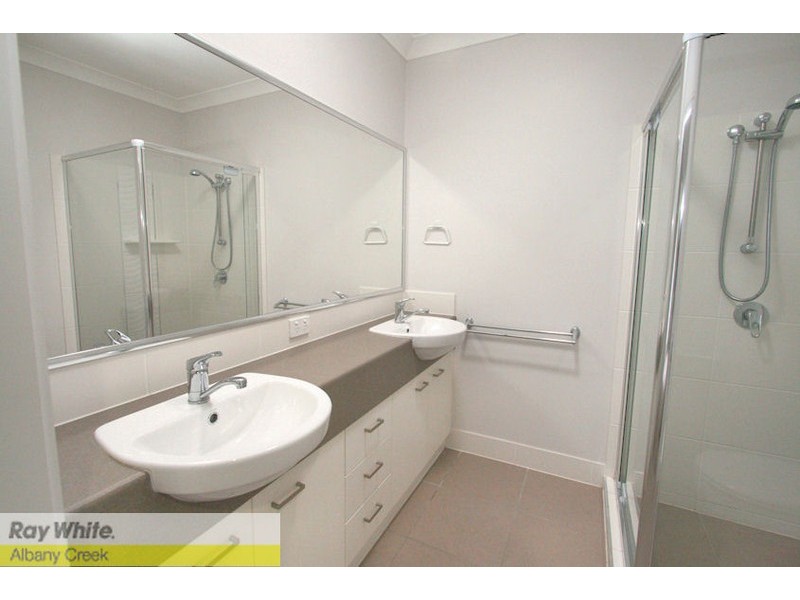 17/8-10 James Cash Court, Albany Creek QLD 4035