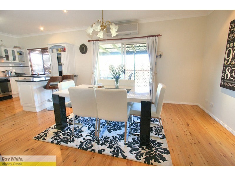 3 Arianna Close, Eatons Hill QLD 4037