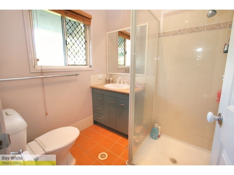 3 Arianna Close, Eatons Hill QLD 4037