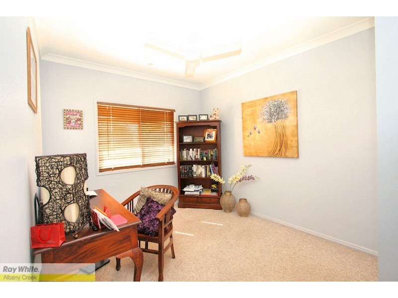 3 Arianna Close, Eatons Hill QLD 4037