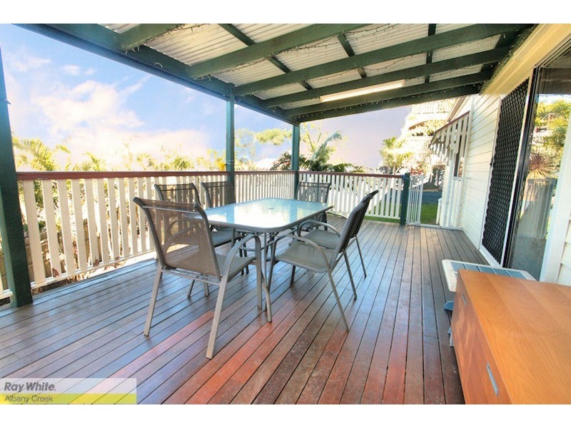 3 Arianna Close, Eatons Hill QLD 4037