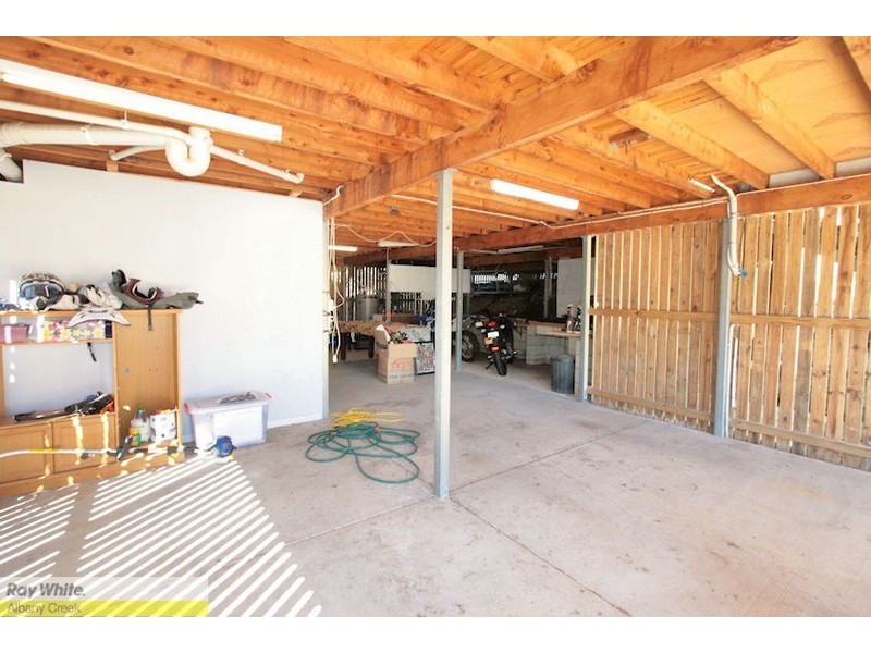 3 Arianna Close, Eatons Hill QLD 4037