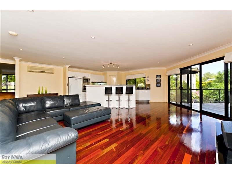 8 Foambark Court, Eatons Hill QLD 4037