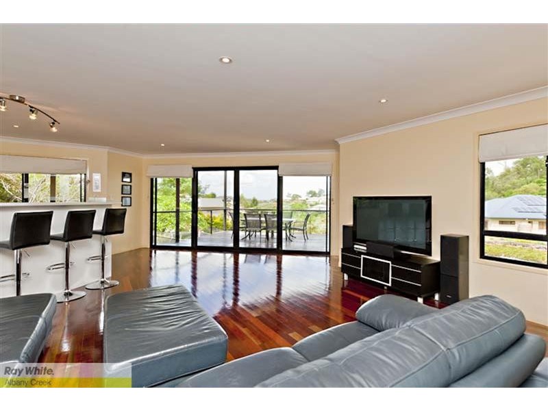 8 Foambark Court, Eatons Hill QLD 4037