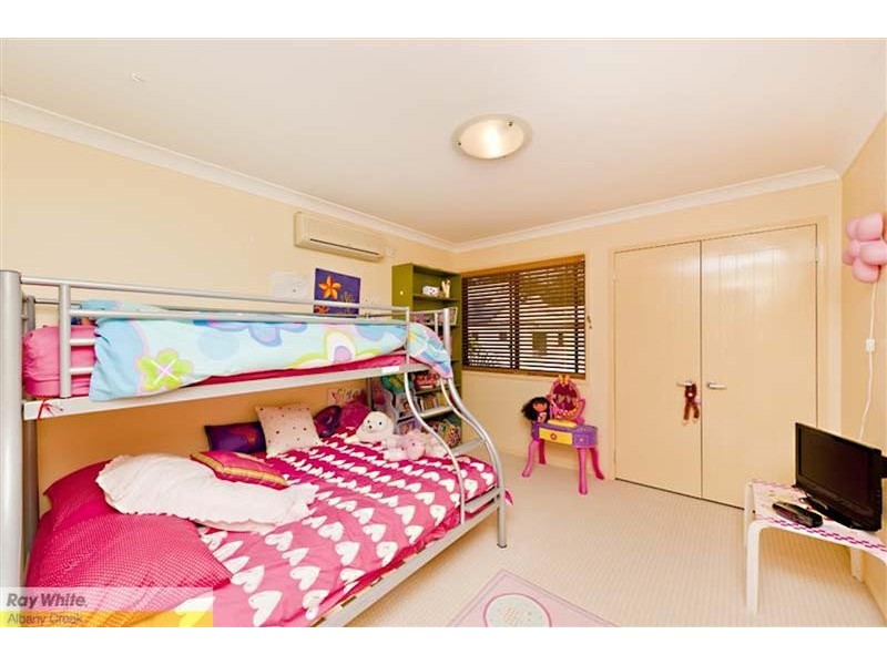 8 Foambark Court, Eatons Hill QLD 4037