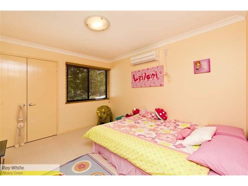 8 Foambark Court, Eatons Hill QLD 4037