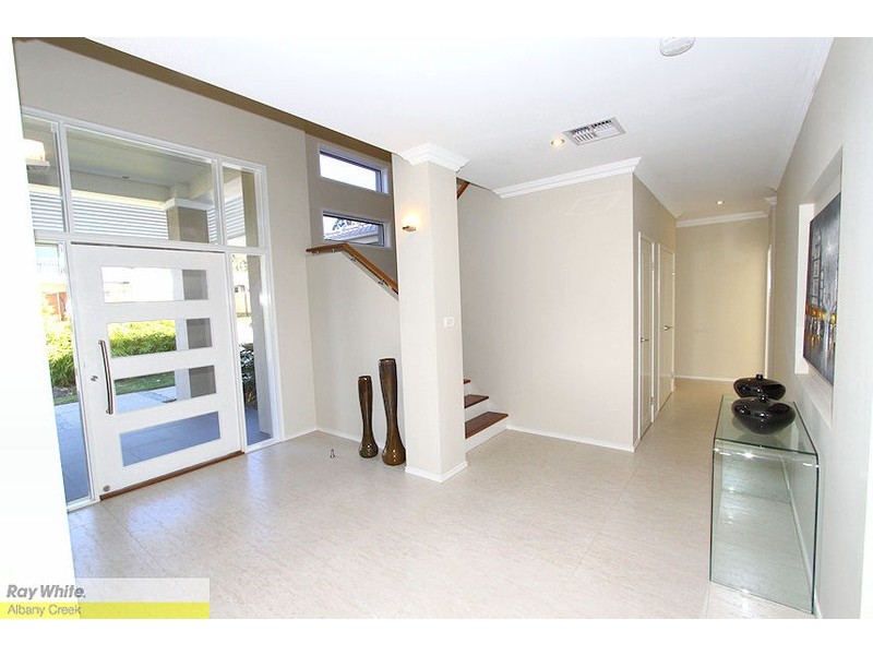 4 Kagan Close, Bridgeman Downs QLD 4035