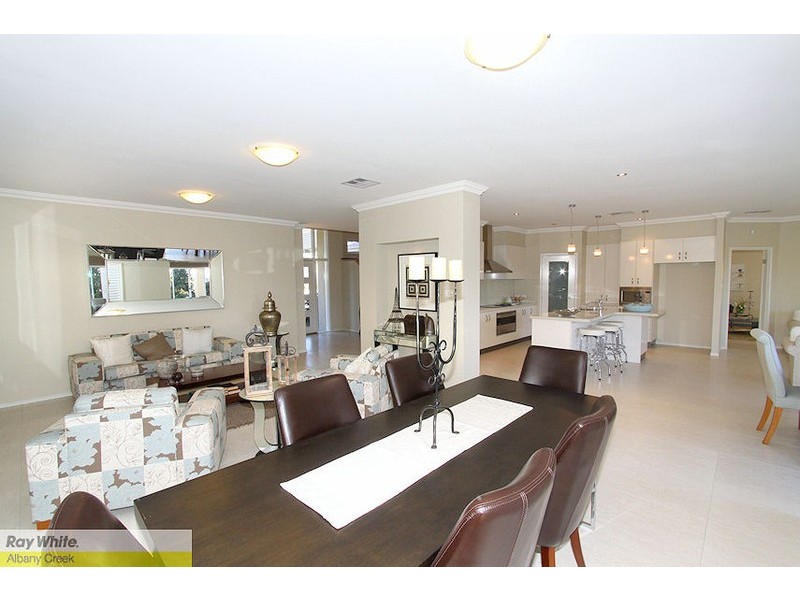 4 Kagan Close, Bridgeman Downs QLD 4035