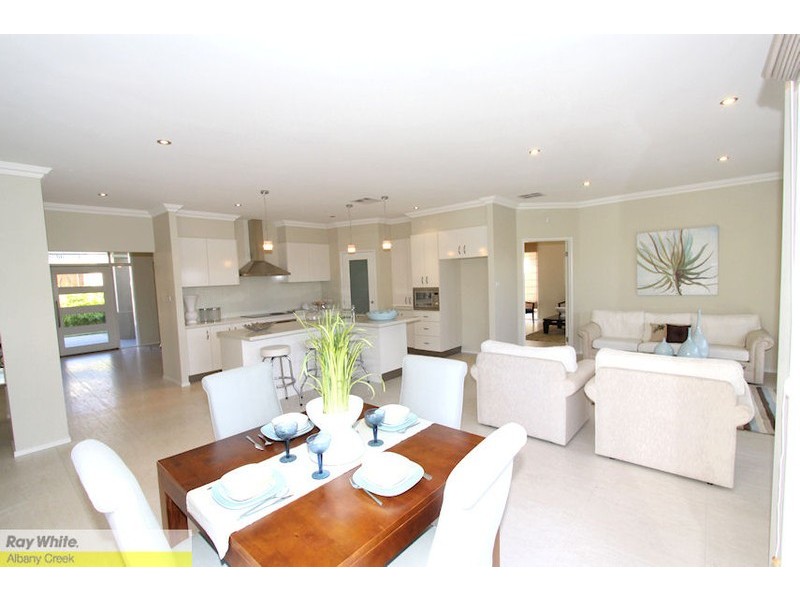 4 Kagan Close, Bridgeman Downs QLD 4035