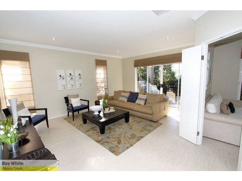 4 Kagan Close, Bridgeman Downs QLD 4035