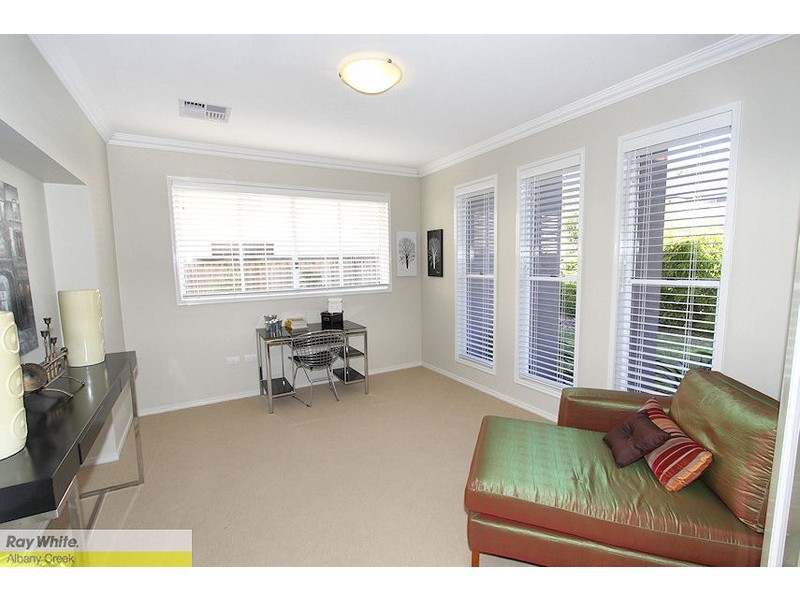 4 Kagan Close, Bridgeman Downs QLD 4035
