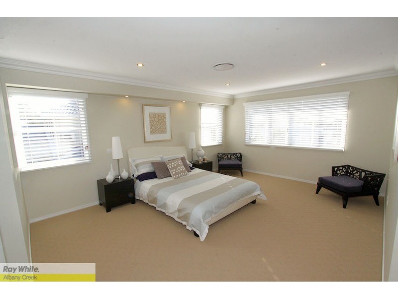 4 Kagan Close, Bridgeman Downs QLD 4035