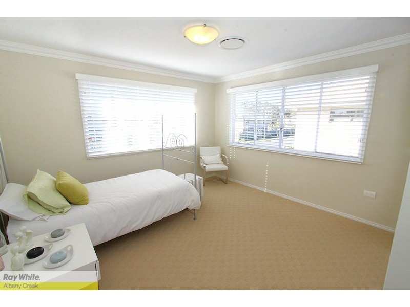 4 Kagan Close, Bridgeman Downs QLD 4035