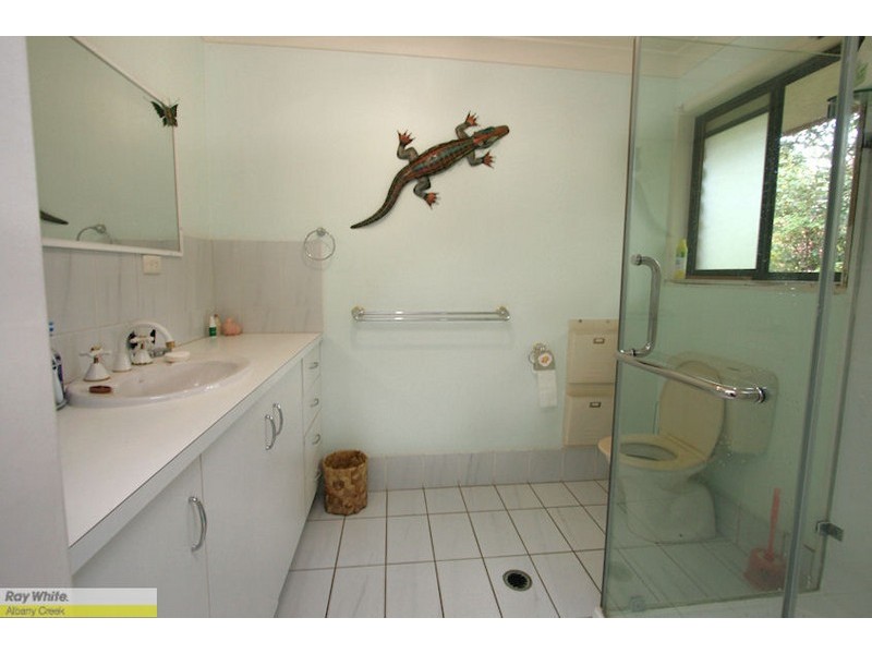 3 Chickowee Street, Albany Creek QLD 4035