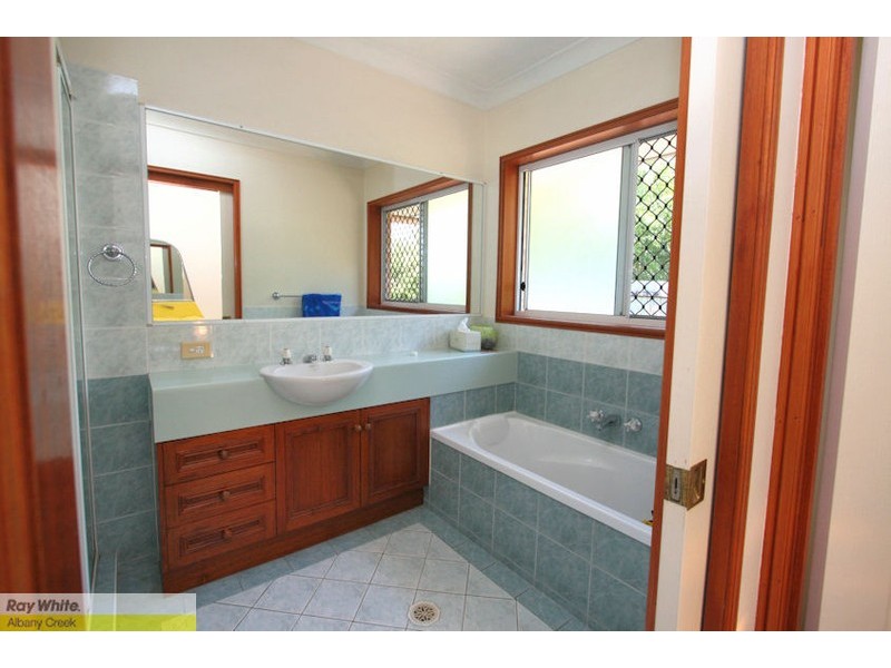 16 Turpentine Court, Albany Creek QLD 4035