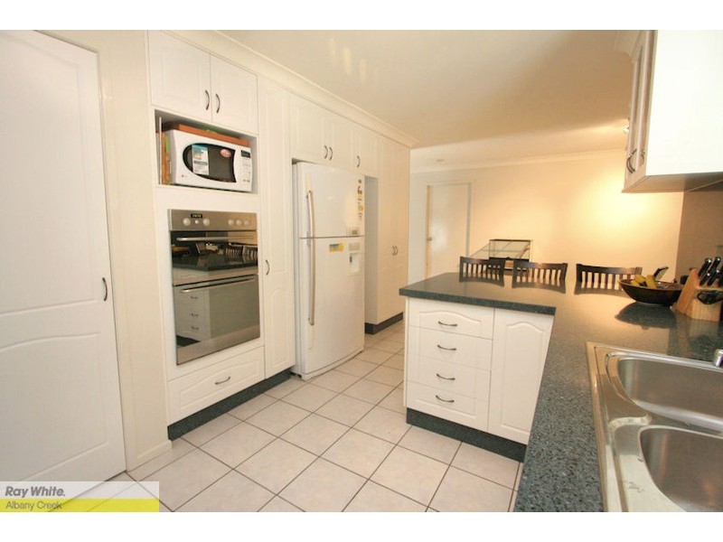8 Wattle Tree Court, Albany Creek QLD 4035