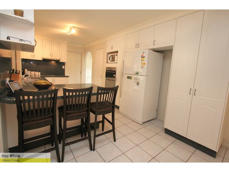 8 Wattle Tree Court, Albany Creek QLD 4035