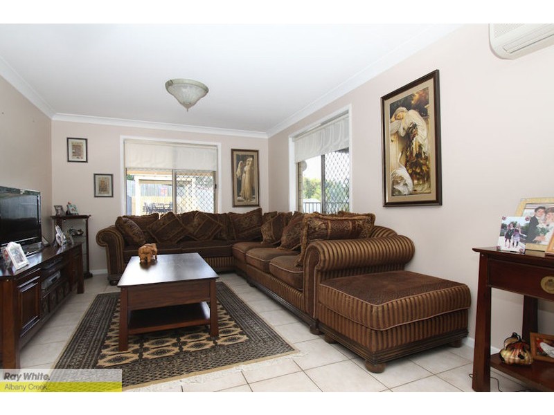 4 Paradise Ct, Eatons Hill QLD 4037