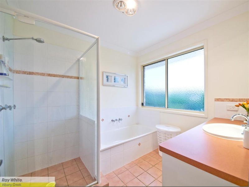 18 Toressian Place, Cashmere QLD 4500