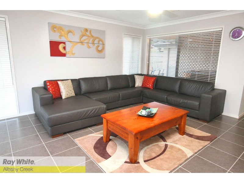 111 Kurrajong Dr, Warner QLD 4500