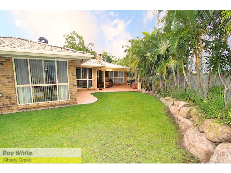 17 Oakmont Cr, Albany Creek QLD 4035