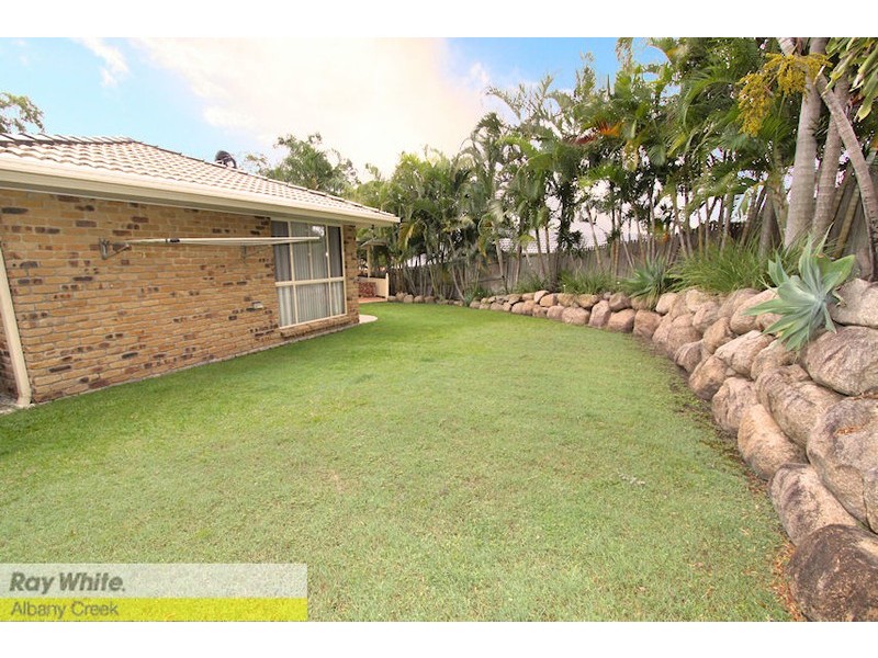 17 Oakmont Cr, Albany Creek QLD 4035
