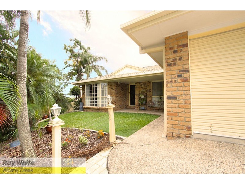 17 Oakmont Cr, Albany Creek QLD 4035