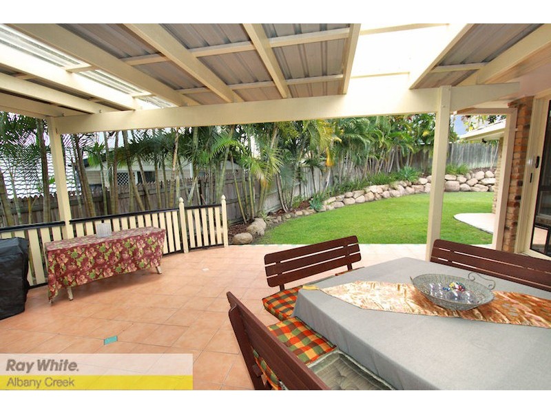 17 Oakmont Cr, Albany Creek QLD 4035