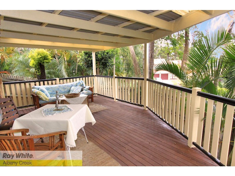 17 Oakmont Cr, Albany Creek QLD 4035