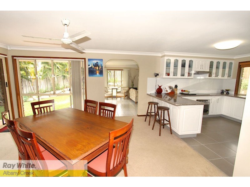 17 Oakmont Cr, Albany Creek QLD 4035