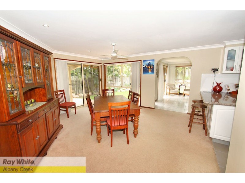 17 Oakmont Cr, Albany Creek QLD 4035