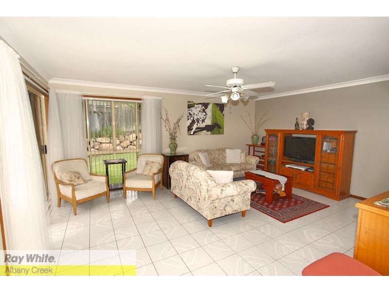 17 Oakmont Cr, Albany Creek QLD 4035