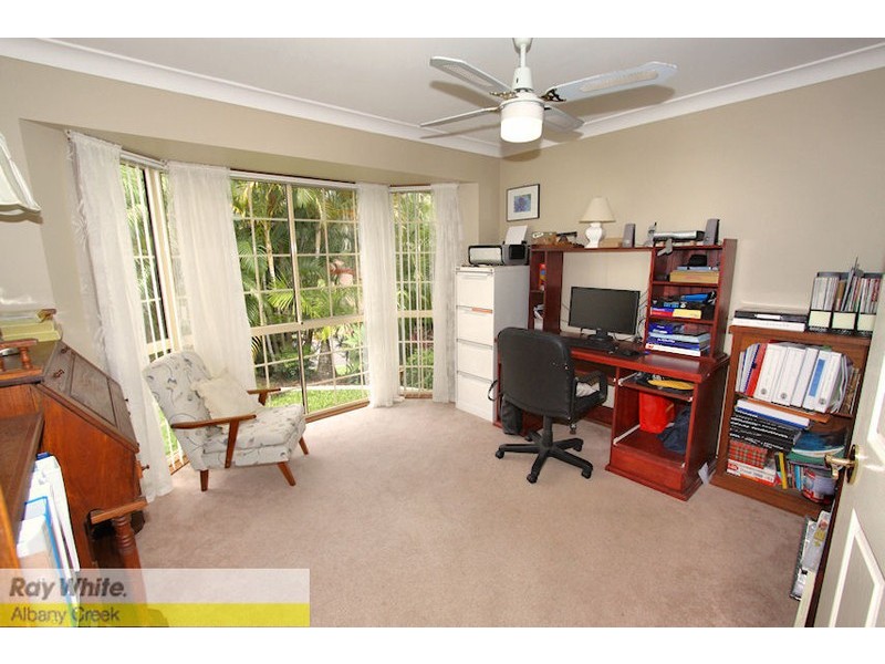 17 Oakmont Cr, Albany Creek QLD 4035