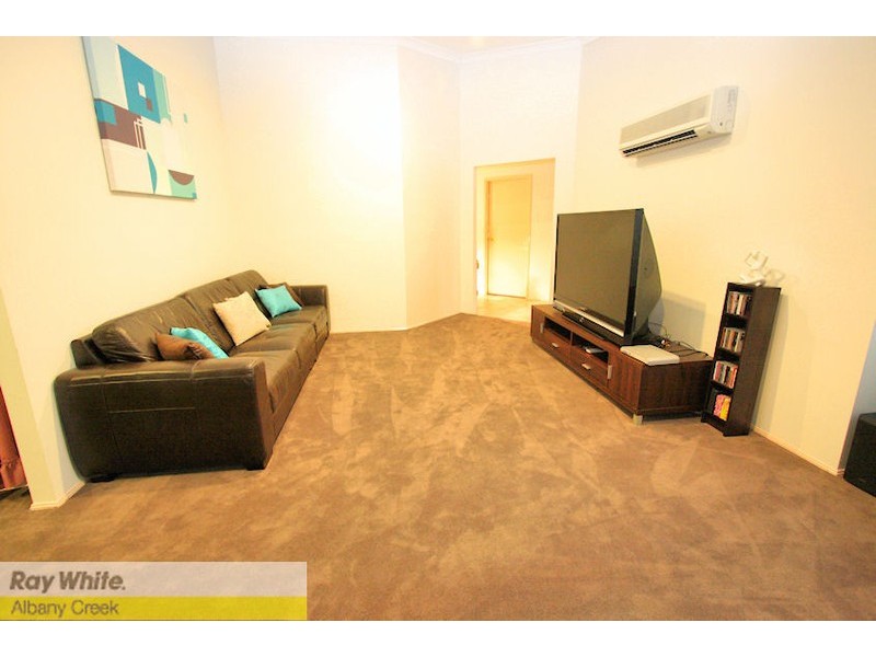 35 Oxford Cr, Bridgeman Downs QLD 4035