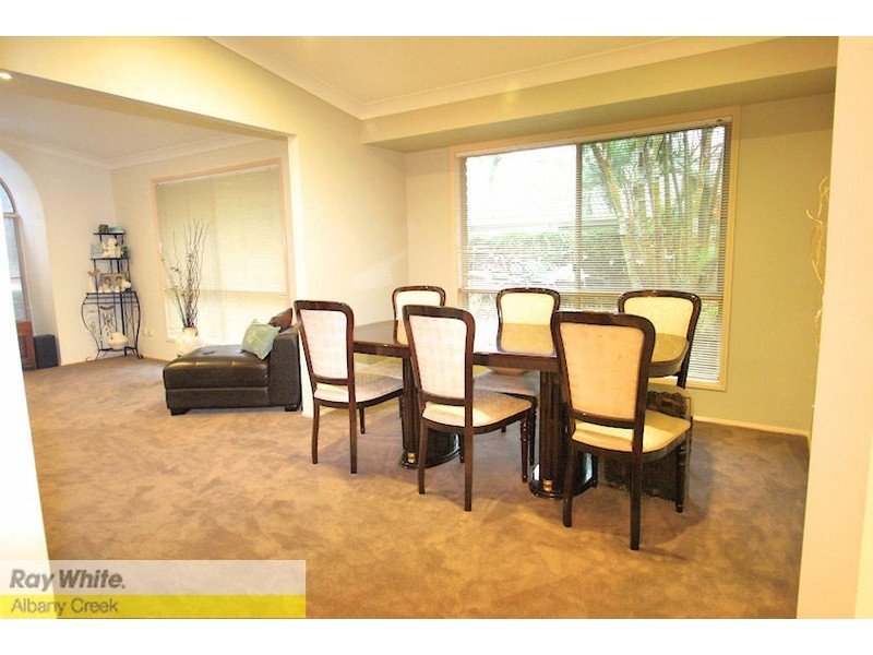 35 Oxford Cr, Bridgeman Downs QLD 4035