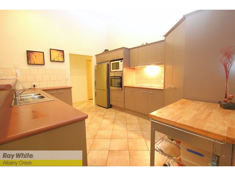 35 Oxford Cr, Bridgeman Downs QLD 4035