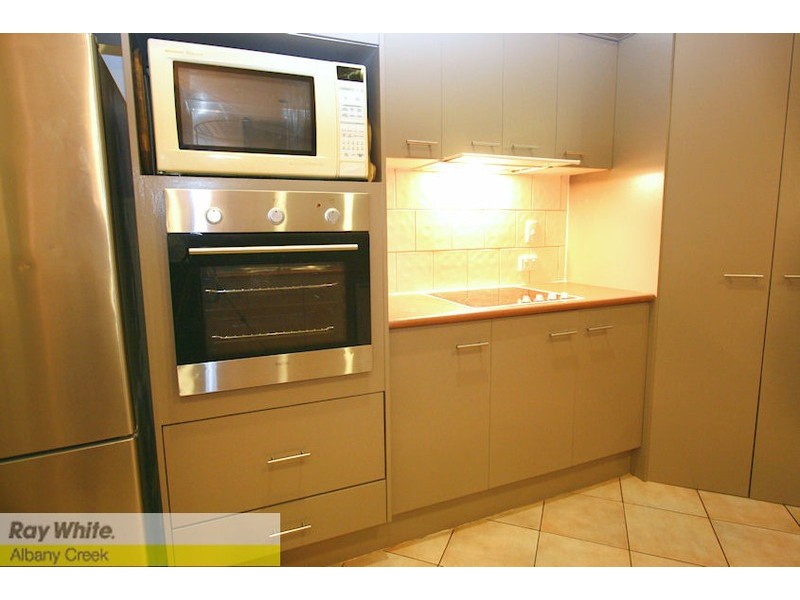 35 Oxford Cr, Bridgeman Downs QLD 4035