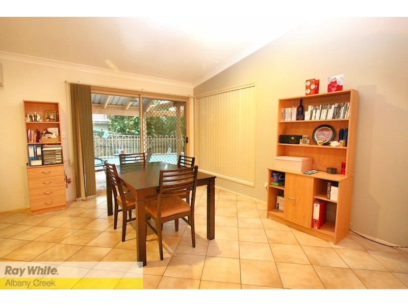 35 Oxford Cr, Bridgeman Downs QLD 4035